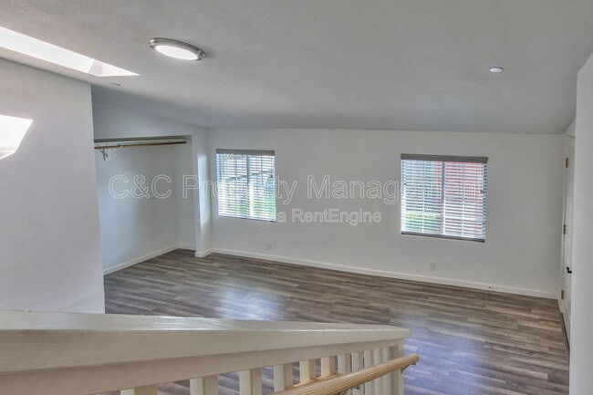 Building Photo - 419 Watson St