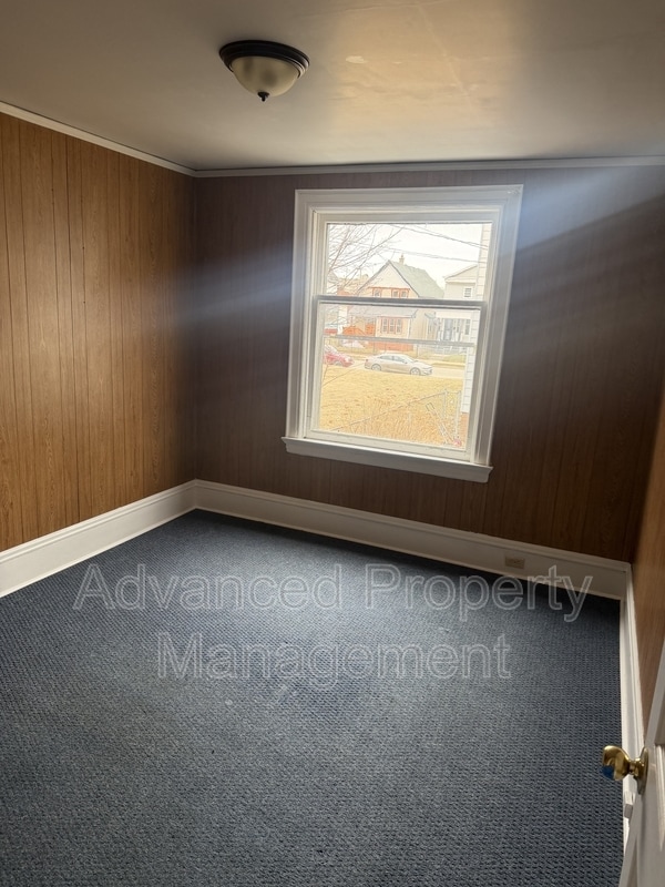 Building Photo - 2549 N Vel R. Phillips Ave