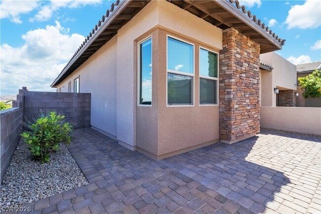 Building Photo - 11837 Grassy Pln Ave