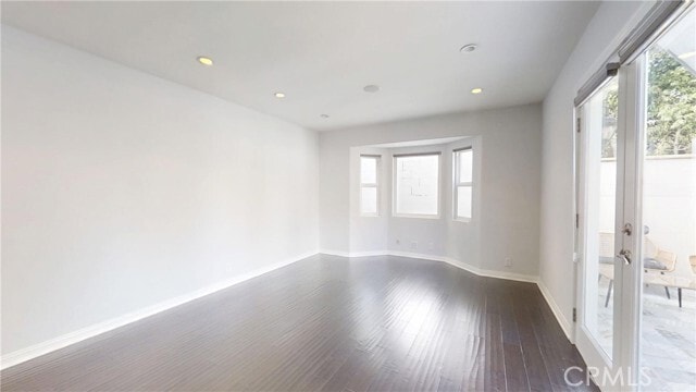 Building Photo - 509 N Dianthus St