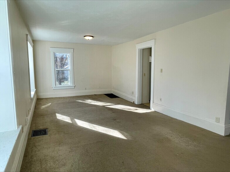 Building Photo - 580 Dayton St