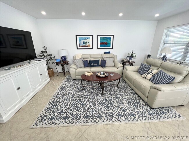 Building Photo - 548 Durham Cir