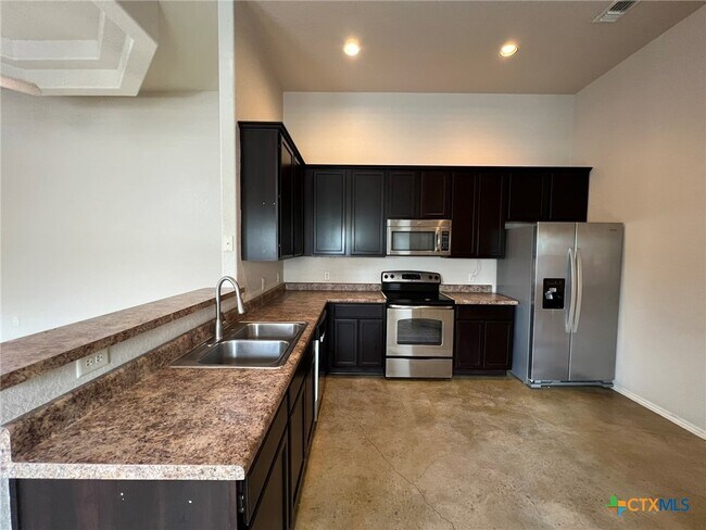 Building Photo - 271 Rosalie Dr