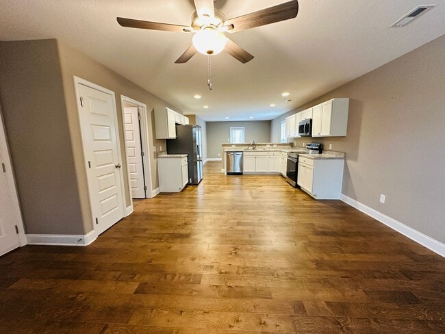 Building Photo - Stunning 2023-Built Home in Powell