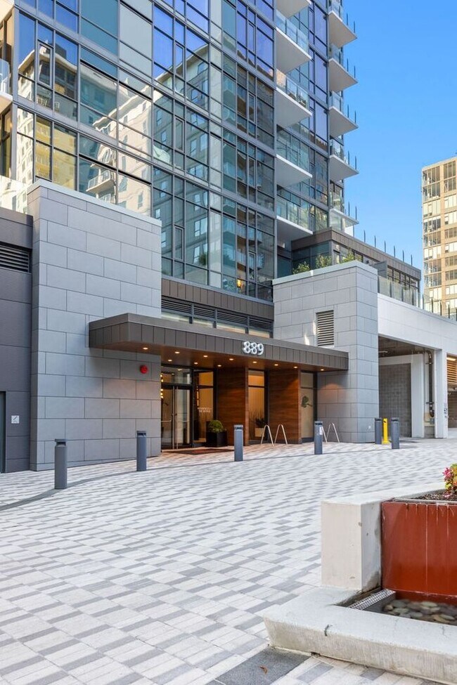 Primary Photo - Luxury Executive Condo w/AC in the Heart o...