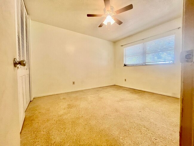 Building Photo - 235 Andros Dr