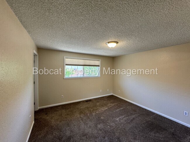 Building Photo - 3 Bed, 2 Bath, Home Located in Gardnerville