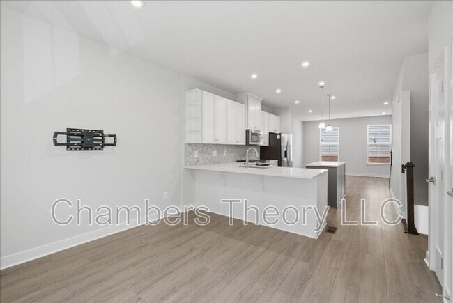 Building Photo - 4322 Ellipse Ter