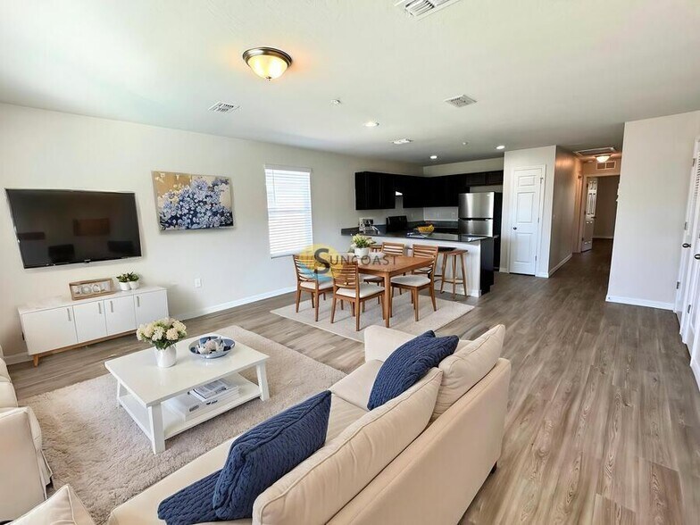 Building Photo - 6432 Sweetbay Ln