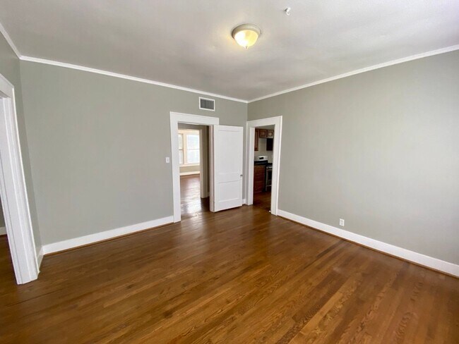 Building Photo - 1410-1412 Kings Highway