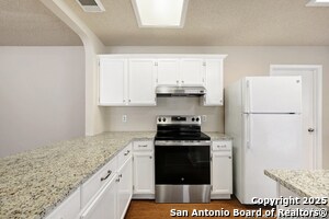 Building Photo - 9102 Roquefort