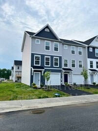 Building Photo - 11 Belgian Run