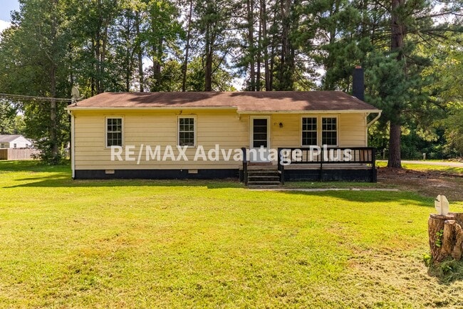Primary Photo - 4 Bedroom Home in Blackstone!