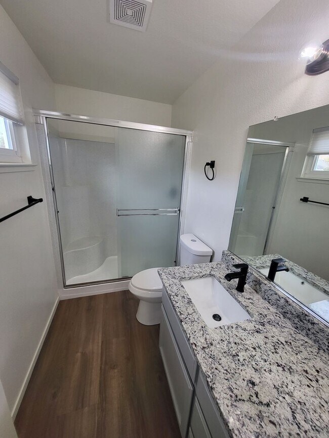 Building Photo - HEA3146&gt;**