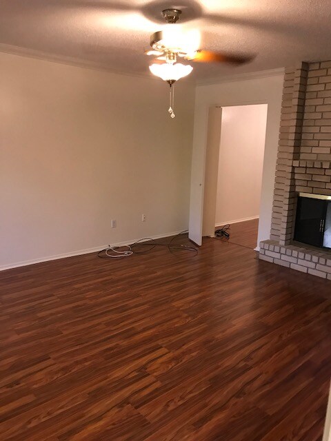 Building Photo - 8400 Jamestown Dr