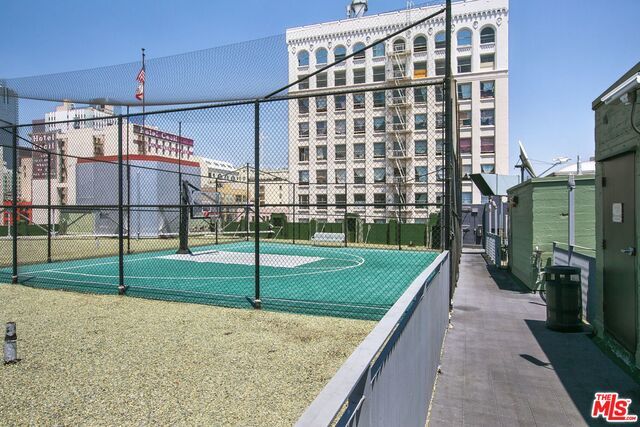 Building Photo - 738 S Los Angeles St