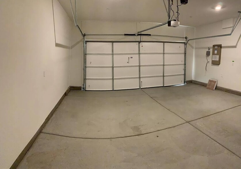 Building Photo - 3324 Pruett Dr