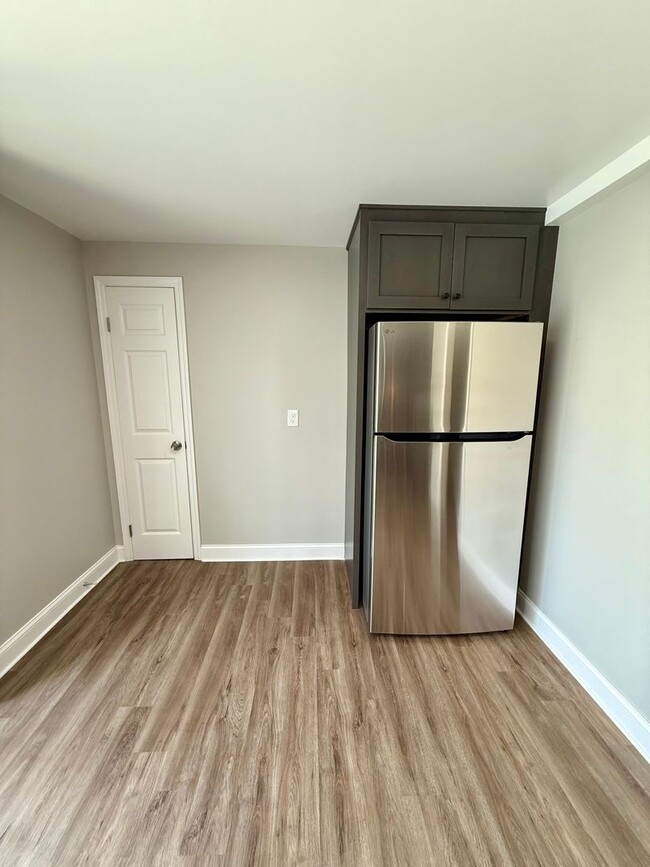 Building Photo - Oak Ridge - 3 bedroom 2 bath Duplex - call...