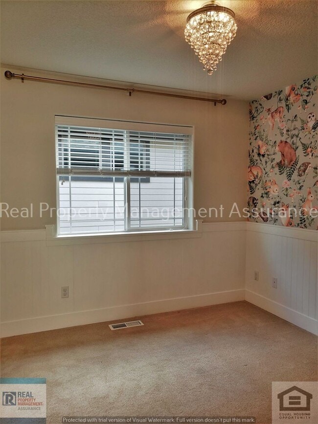 Building Photo - 28857 SW Geneva Loop