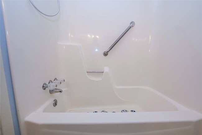 Building Photo - 2306 Wallingford Dr