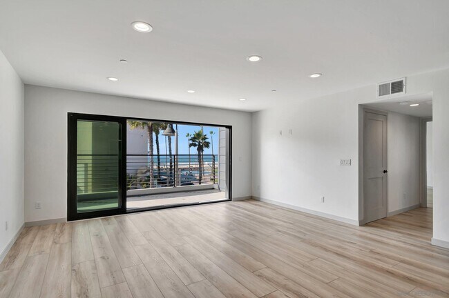 Building Photo - 134 Palm Ave