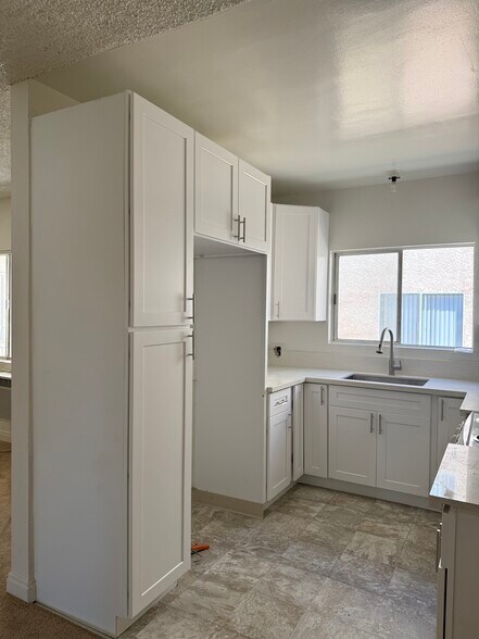 Building Photo - 22515 Del Valle St