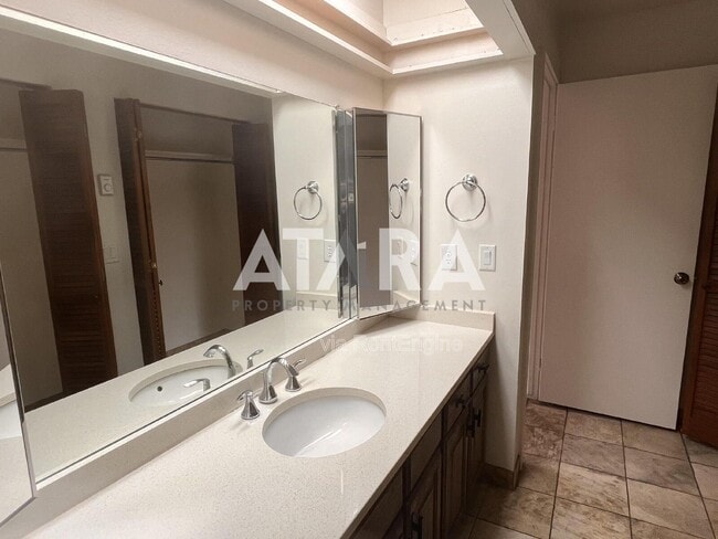 Building Photo - 2141 S 2060 E