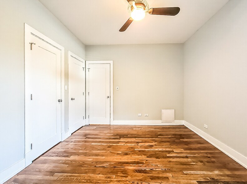 Building Photo - 736 W Addison St