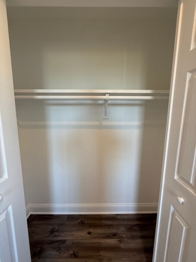 Building Photo - 4 Dresser Ave