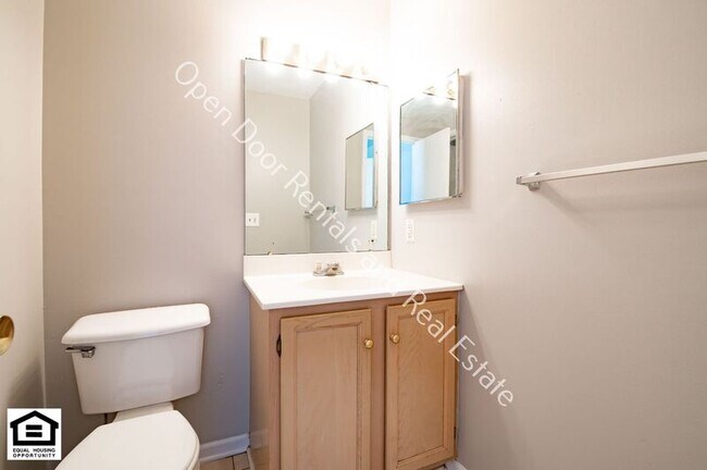 Building Photo - 15012 Tally Ho Dr