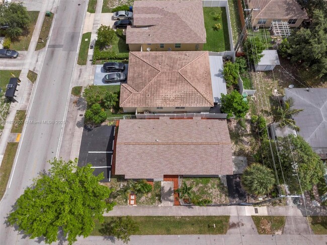 Building Photo - 1430 NW 27th Ave