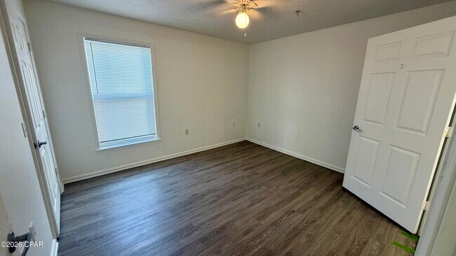 Building Photo - 9117 Laird St