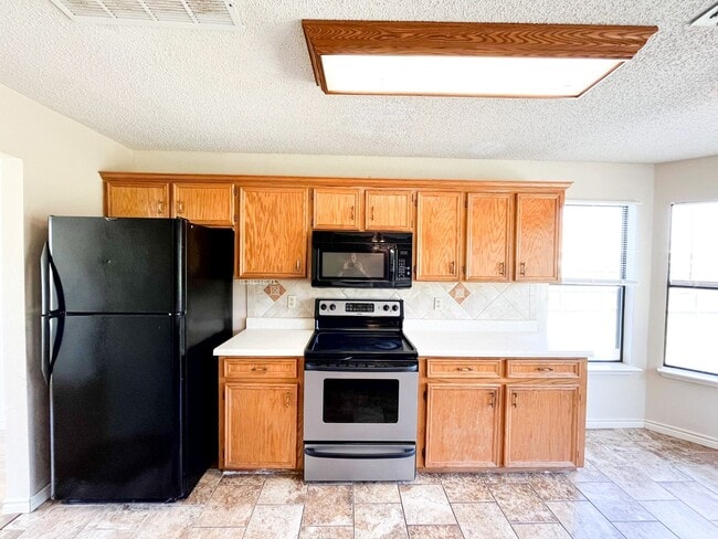 Building Photo - Available NOW!!!! Gorgeous 2 story, 3 bedroom, 2.5 bath, 2 car garage home with garage door opene...