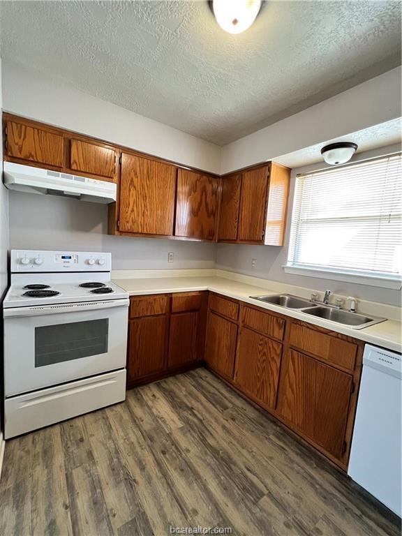 Building Photo - 906 Spring Loop