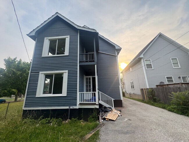 Building Photo - 395 E 149th St