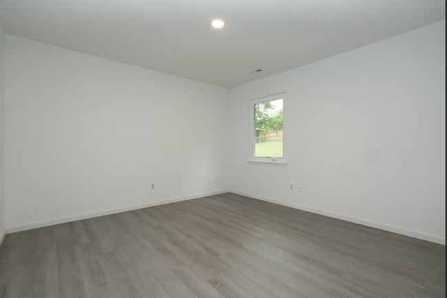 Building Photo - A beautiful house available in Williford