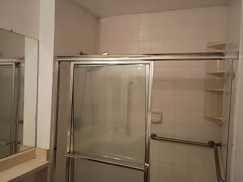 Building Photo - 9153 W Cedar Dr