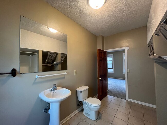 Building Photo - St. Paul home in Great Dayton's Bluff area