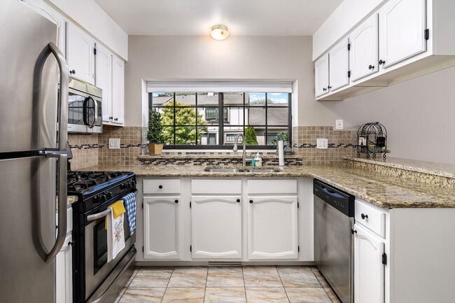 Building Photo - 4542 Topaz Dr