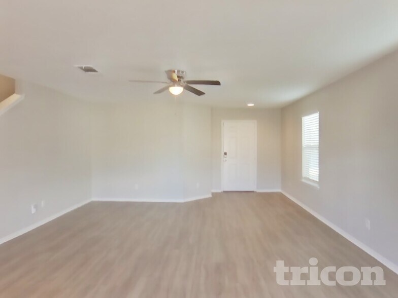 Building Photo - 2310 Cats Paw View