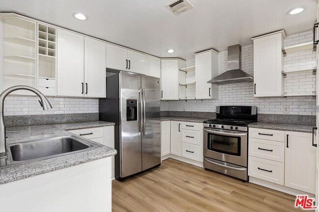 Building Photo - 12120 Aneta St