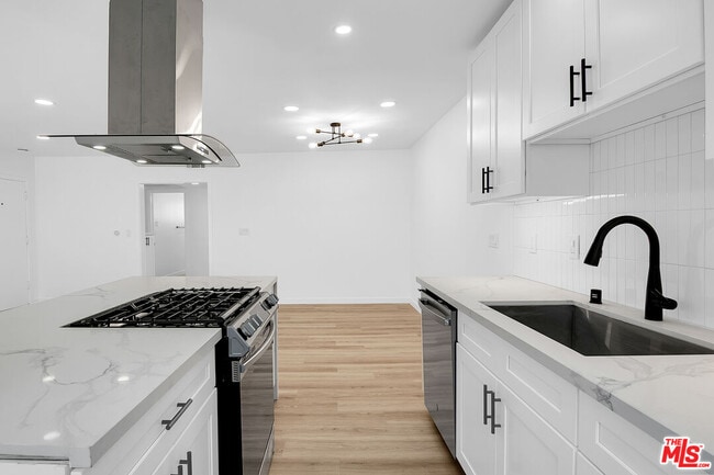 Building Photo - 1021 N Genesee Ave