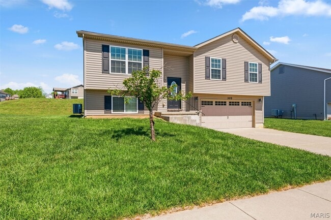 Building Photo - 305 Shadow Trace Dr