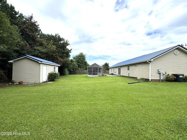 Building Photo - 304 Woody Way