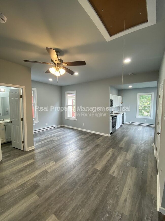 Building Photo - 22 Riverview Ave