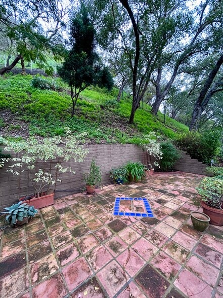 Building Photo - 9862 Easton Dr