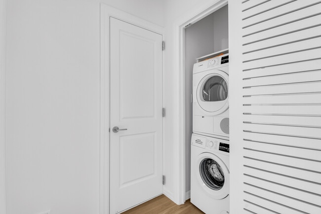 Interior Photo - The Buchanan