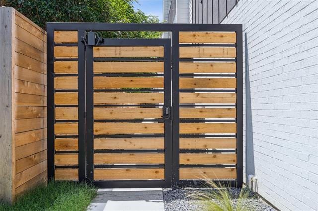 Building Photo - 6144 Oram St