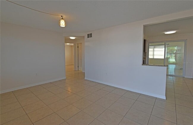 Building Photo - 7724 Coventry Dr