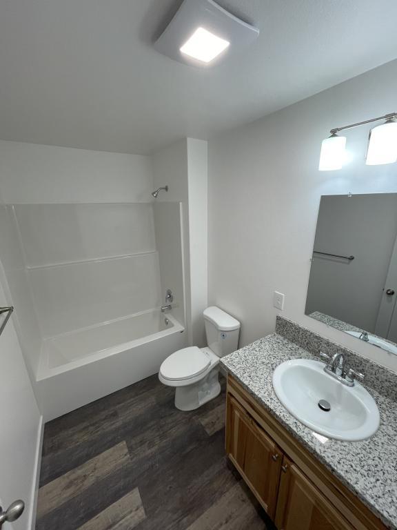 Building Photo - 441 NE Denver St